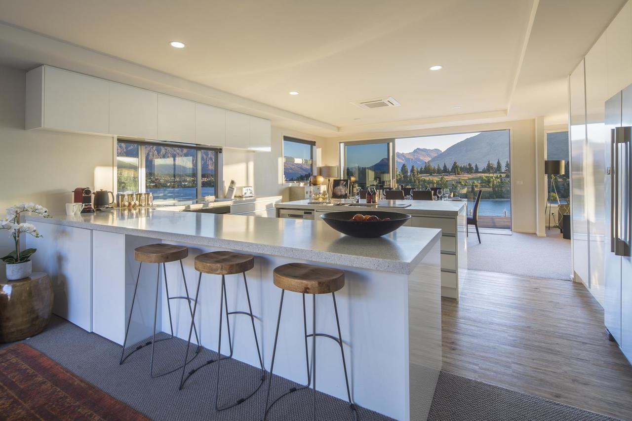 Lakefront Luxury By Amazing Accom Queenstown Exterior photo
